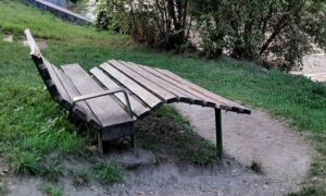 2001 Park Bench