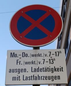 2002 Street warning Excluding loading activities with trucks