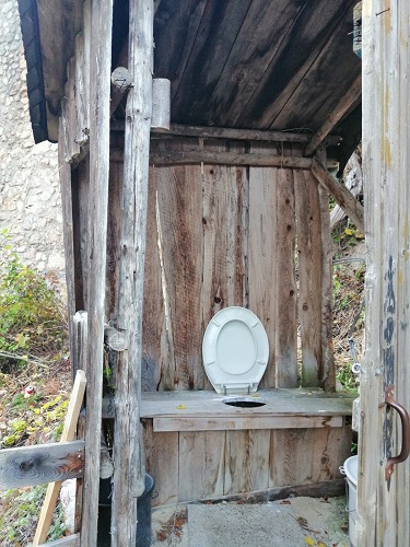 4007 Public Toilet