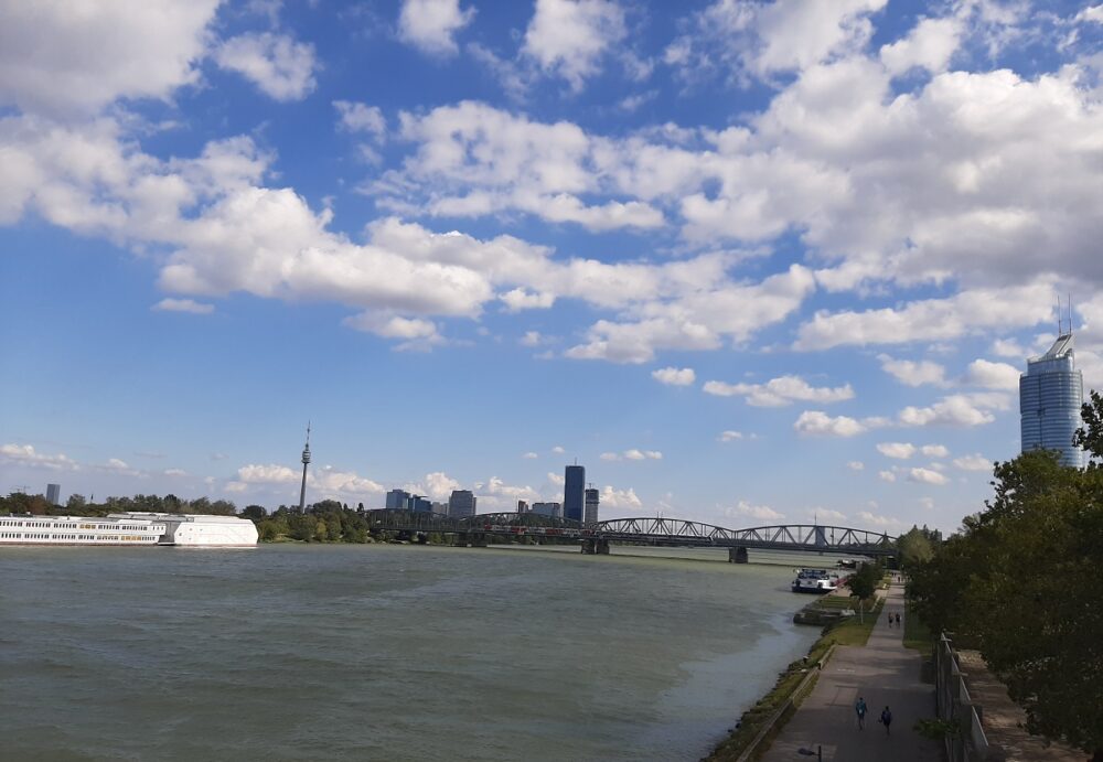 Danube (Donau) in Vienna Slider Hamido dot at