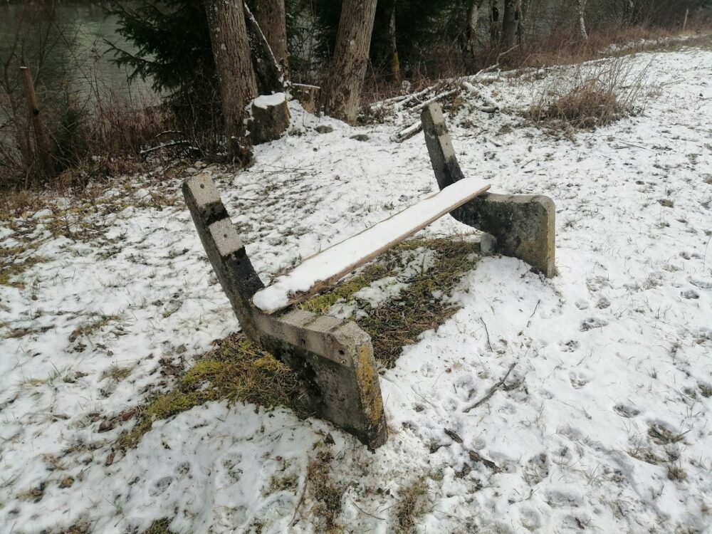 Street benches in Austria Slider Hamido dot at