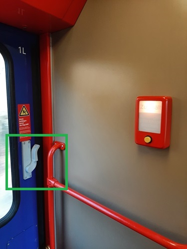 Train door - Lever inside sample 2