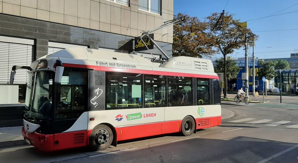 Transportation in Vienna - Bus Slider Hamido dot at