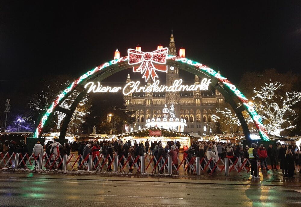 Christmas markets in Austria Slider Hamido dot at