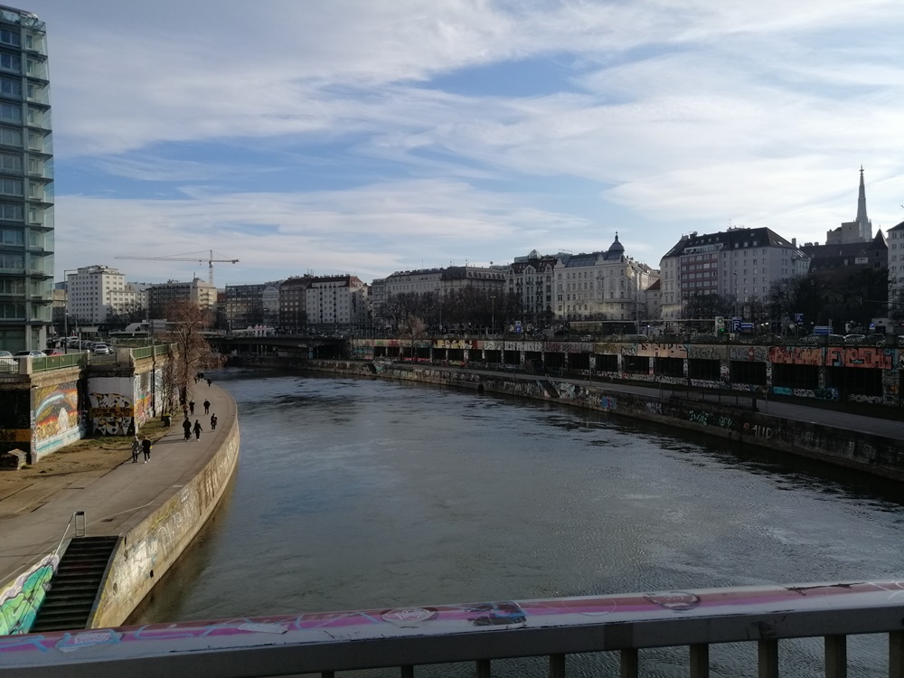 Danube Channel (Donau Kanal) Vienna (Wien) Januar 2022