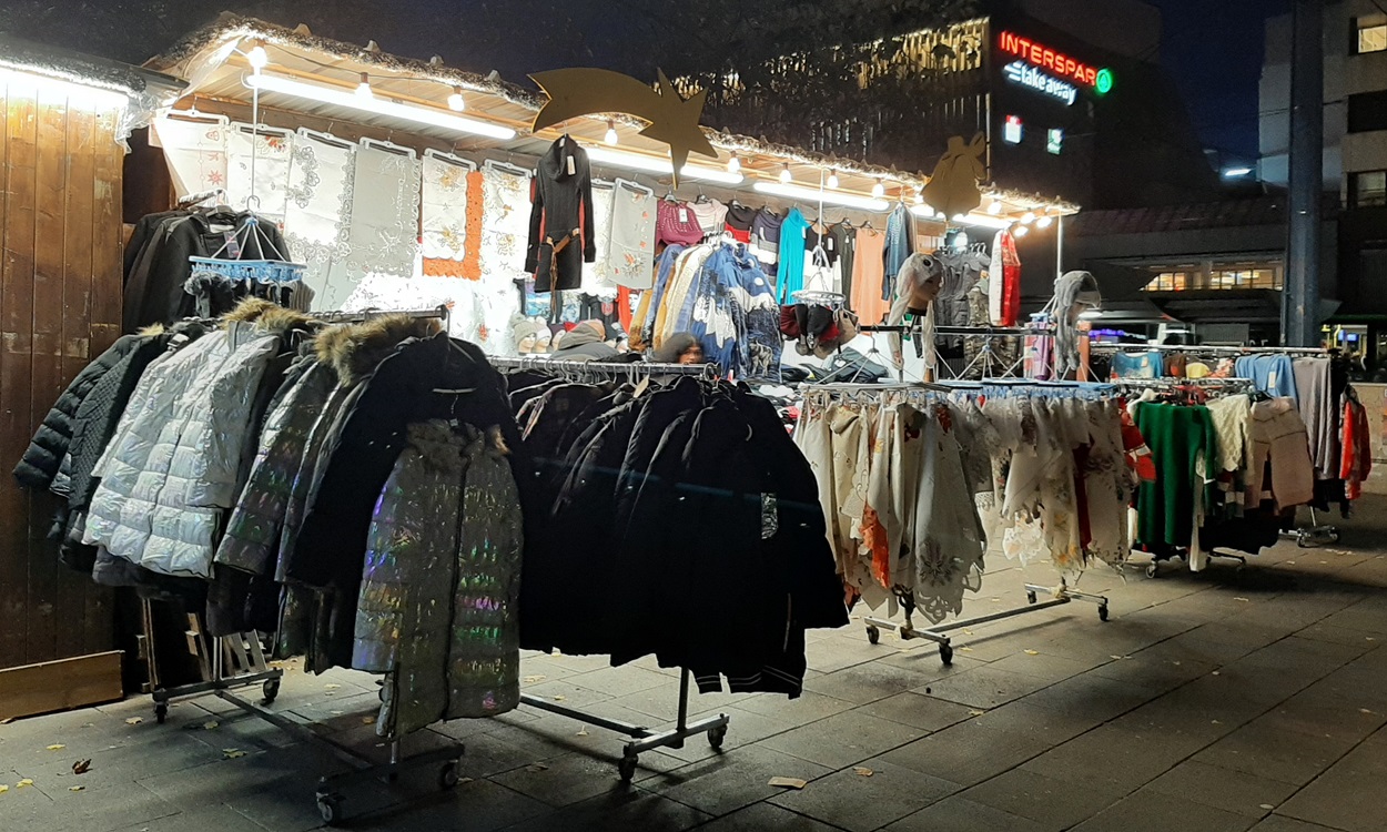 Winter clothes stand Floridsdorf 2023