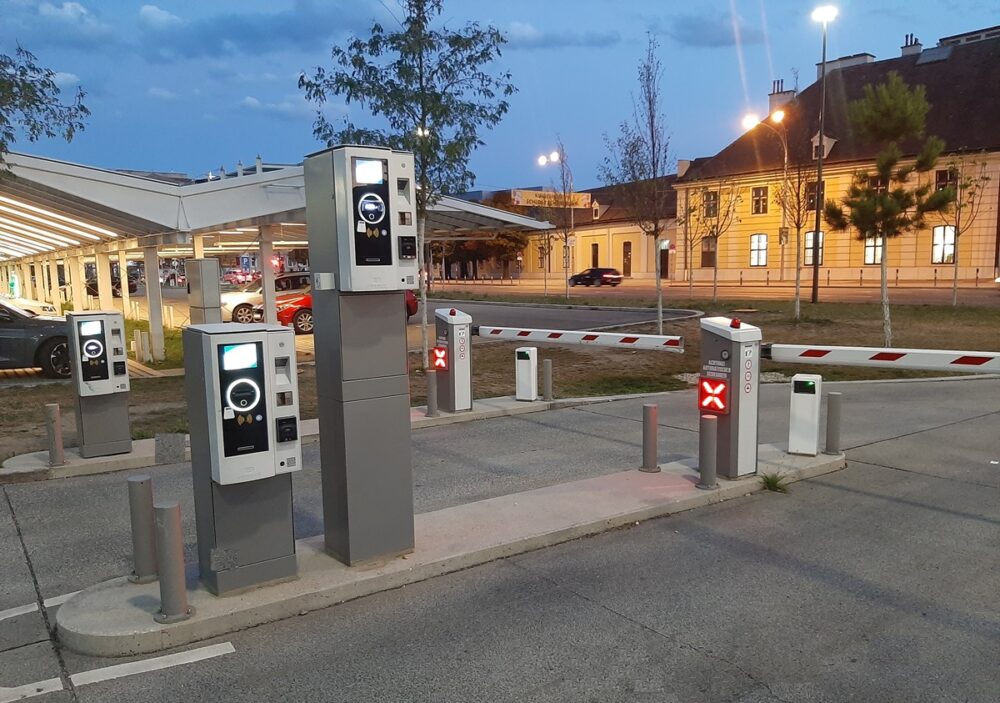 slider Parking in Vienna Schönbrunn street